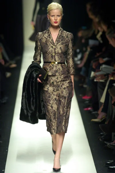 Look 35